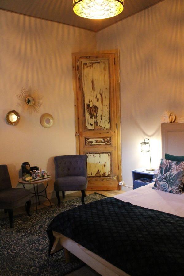 Une Chambre En Ville Saintes Kültér fotó
