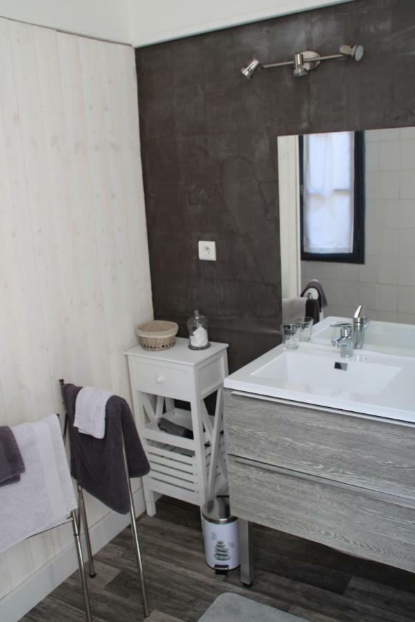 Une Chambre En Ville Saintes Kültér fotó